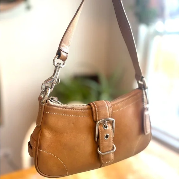 Coach Hamptons 7542 Camel Leather Shoulder Bag - Picture 2 of 15